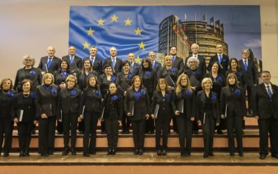 Május 16. Kóruskoncert a gimi udvarán